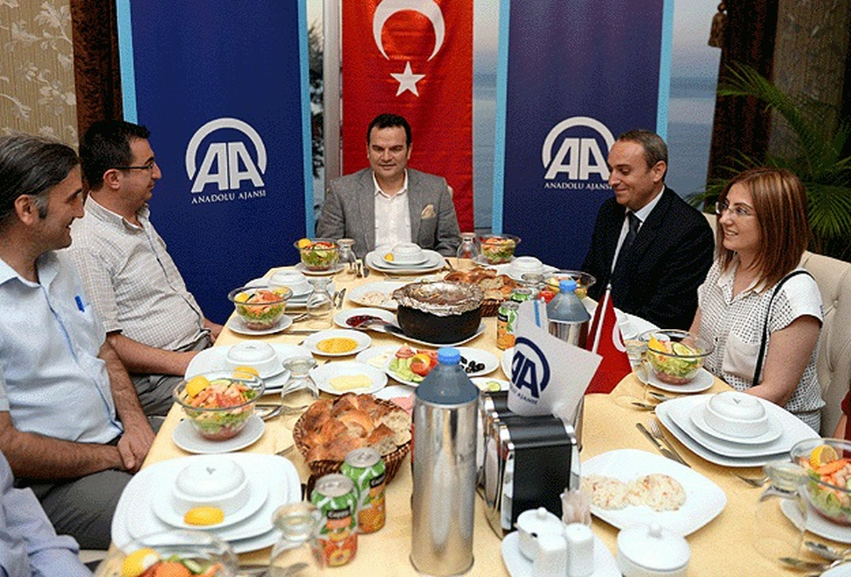 Aa Çalışanları İftarda Bir Araya Geldi
