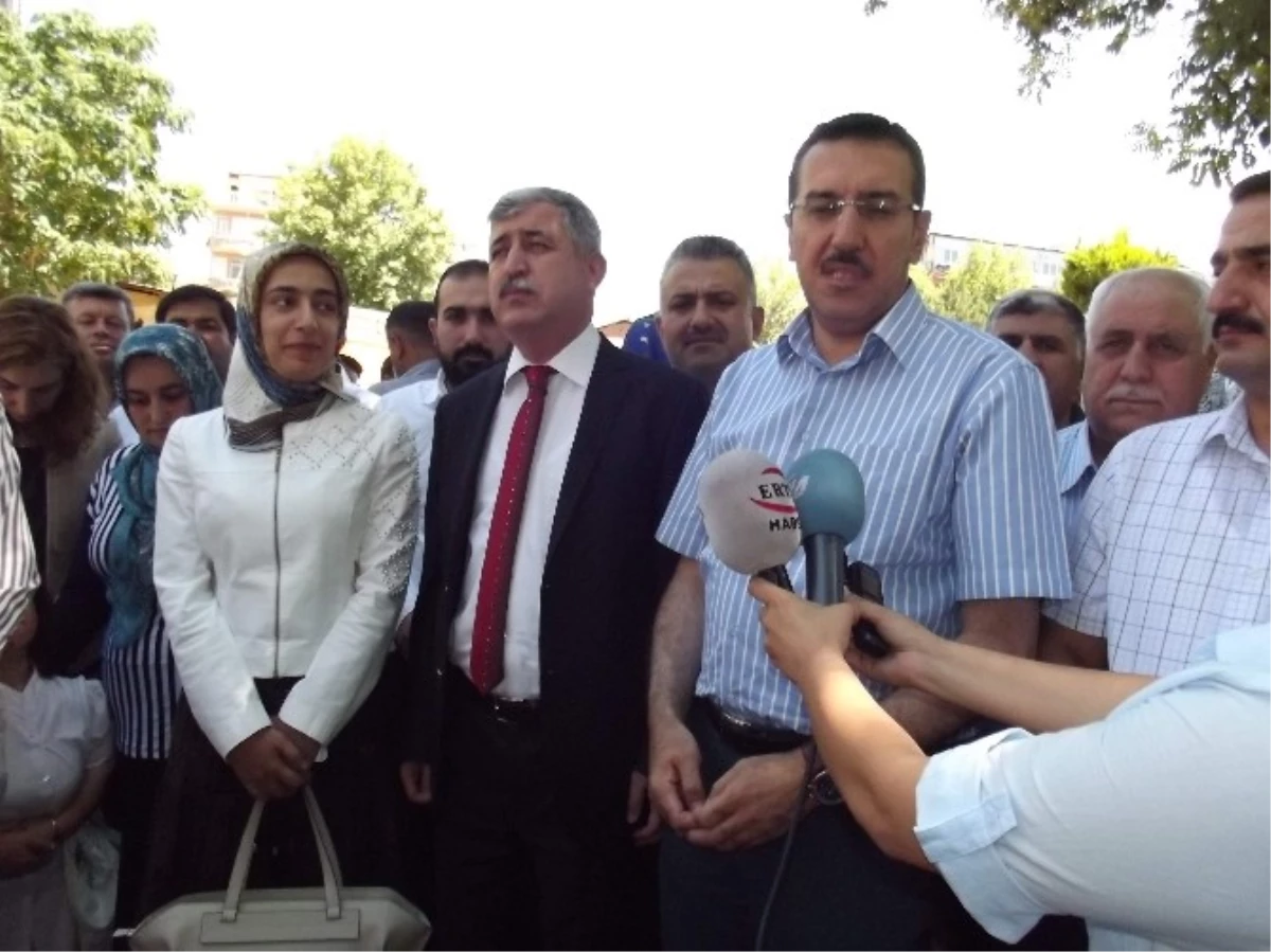 Malatya\'da AK Parti\'liler, Erdoğan İçin Banka Hesabına Para Yatırdı