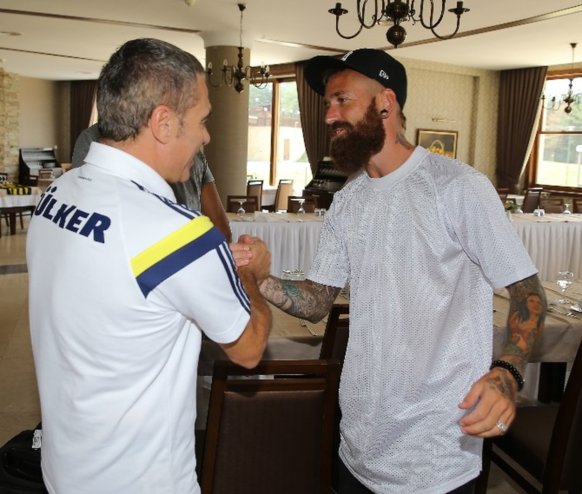 Alves ve Meıreles Kampa Katıldı