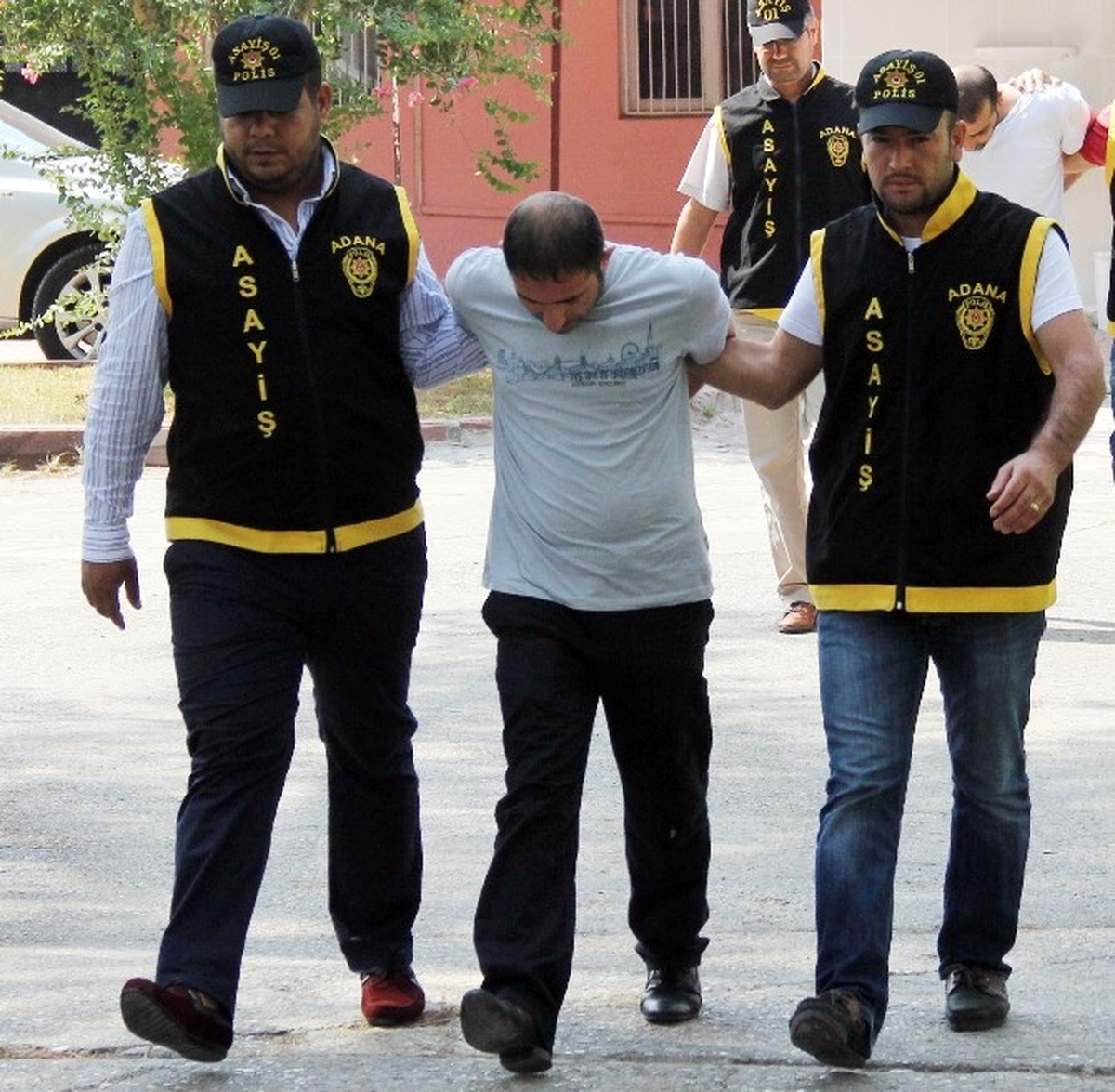 Aşçı, Çalıştığı Hastanenin Yemekhanesini Soydu