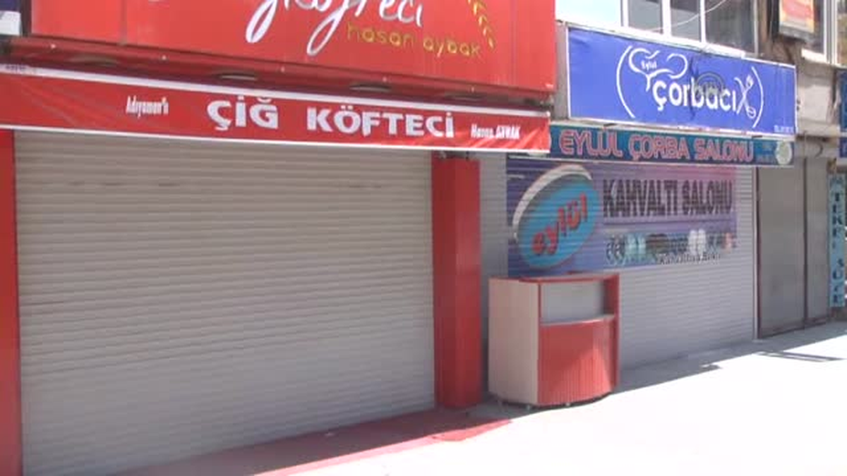 Hakkari\'de Esnaf Bugün de Kepenk Açmadı