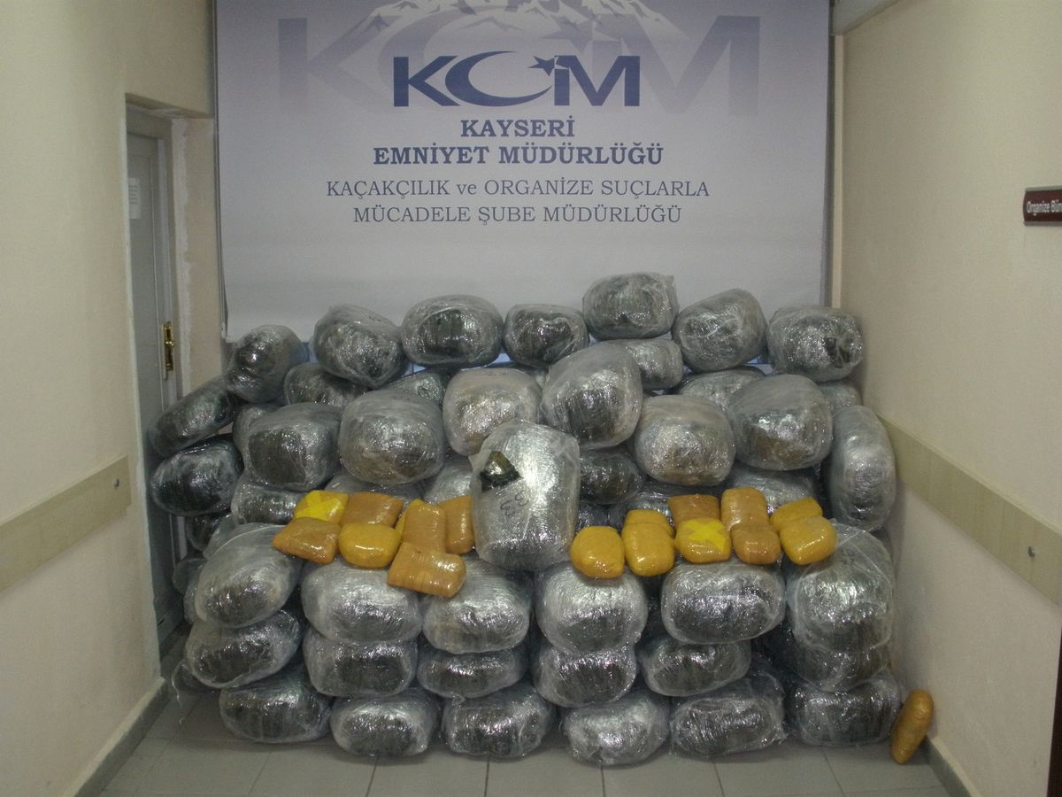 Kayseri Polisi 17 Kilo 370 Gram Esrar Ele Geçirdi