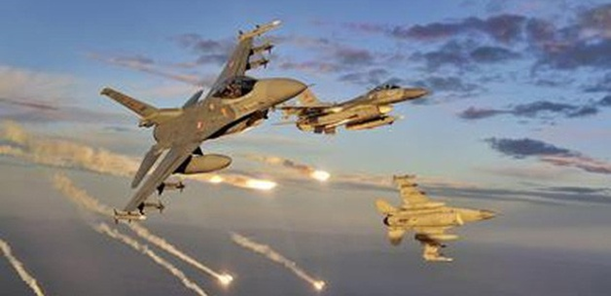 Kiev, Ukrayna\'nın Doğusunda Su-25 Tipi 2 Saldırı Uçağının Vurulduğunu Bildirdi