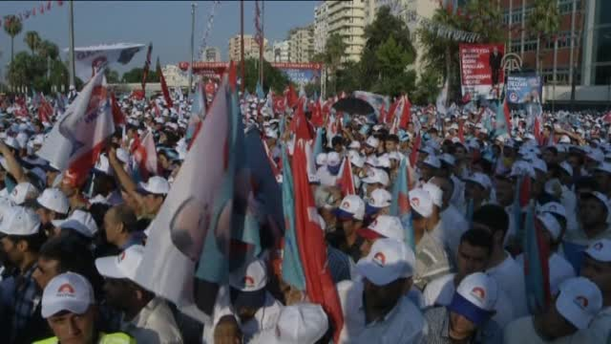 Bakan Çelik: "Bu seçim, milletin adayıyla statükonun adayları arasında bir seçimdir" -