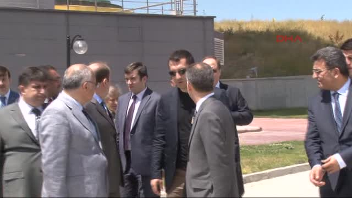 Bakan Kılıç, Yıkılan Atlama Kulelerinde İnceleme Yaptı