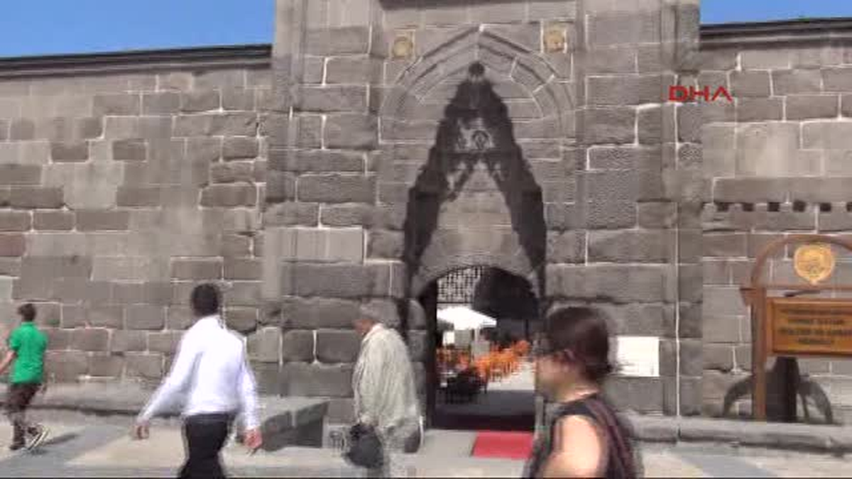 Bu Yolu İzleyen Yerli ve Yabancı Turist Tüm Tarihi Eserlere Ulaşabilecek