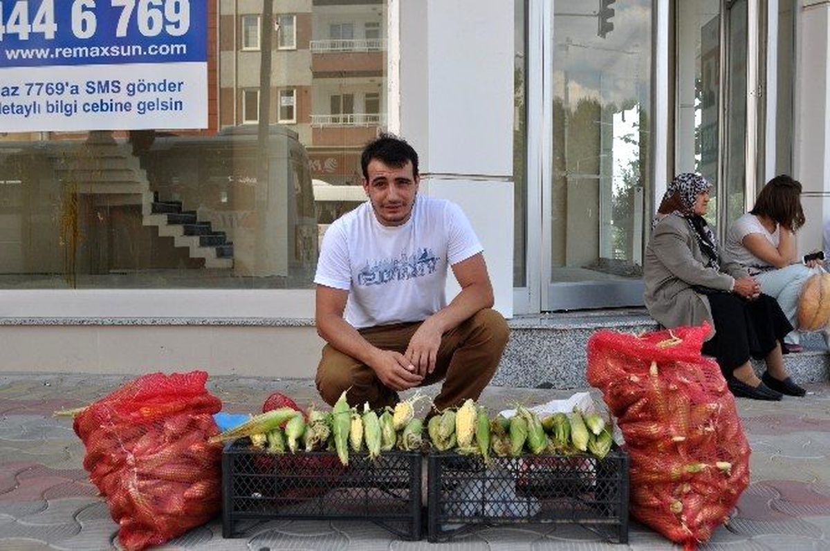 Cam İşçisi Mısır Mesaisinde