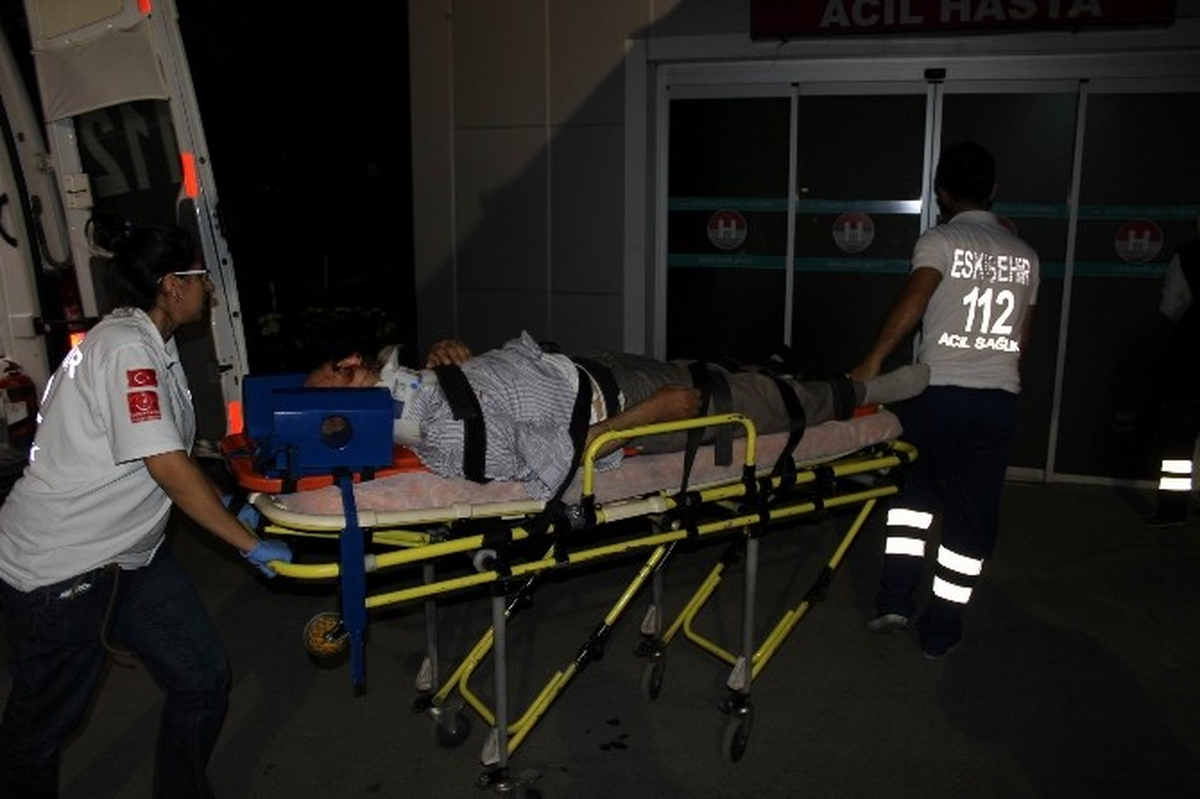 Cami Çıkışı Düşen Adam Yaralandı