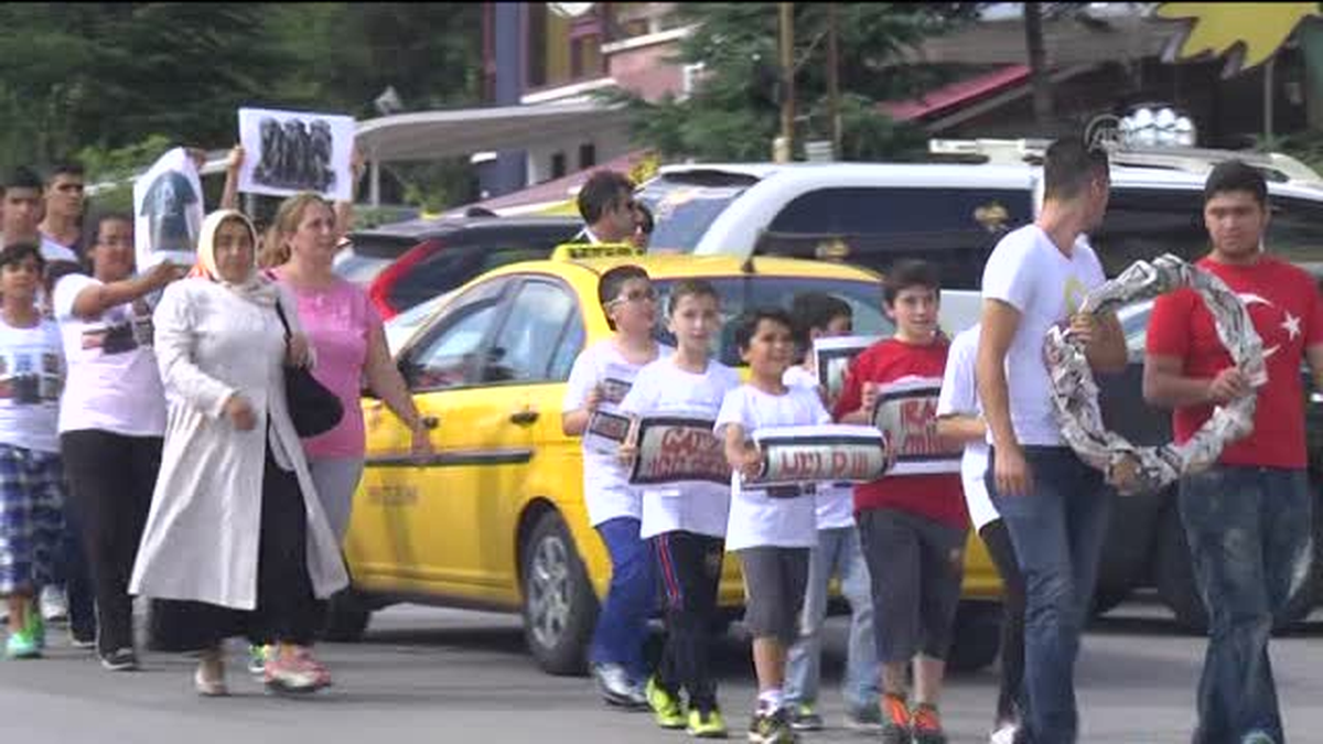 Çocuklar BM\'yi protesto etti -