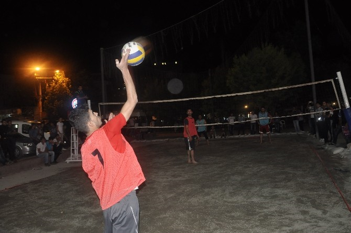 Denizi Olmayan Şırnak\'ta Plaj Voleybolu Turnuvası Düzenlendi