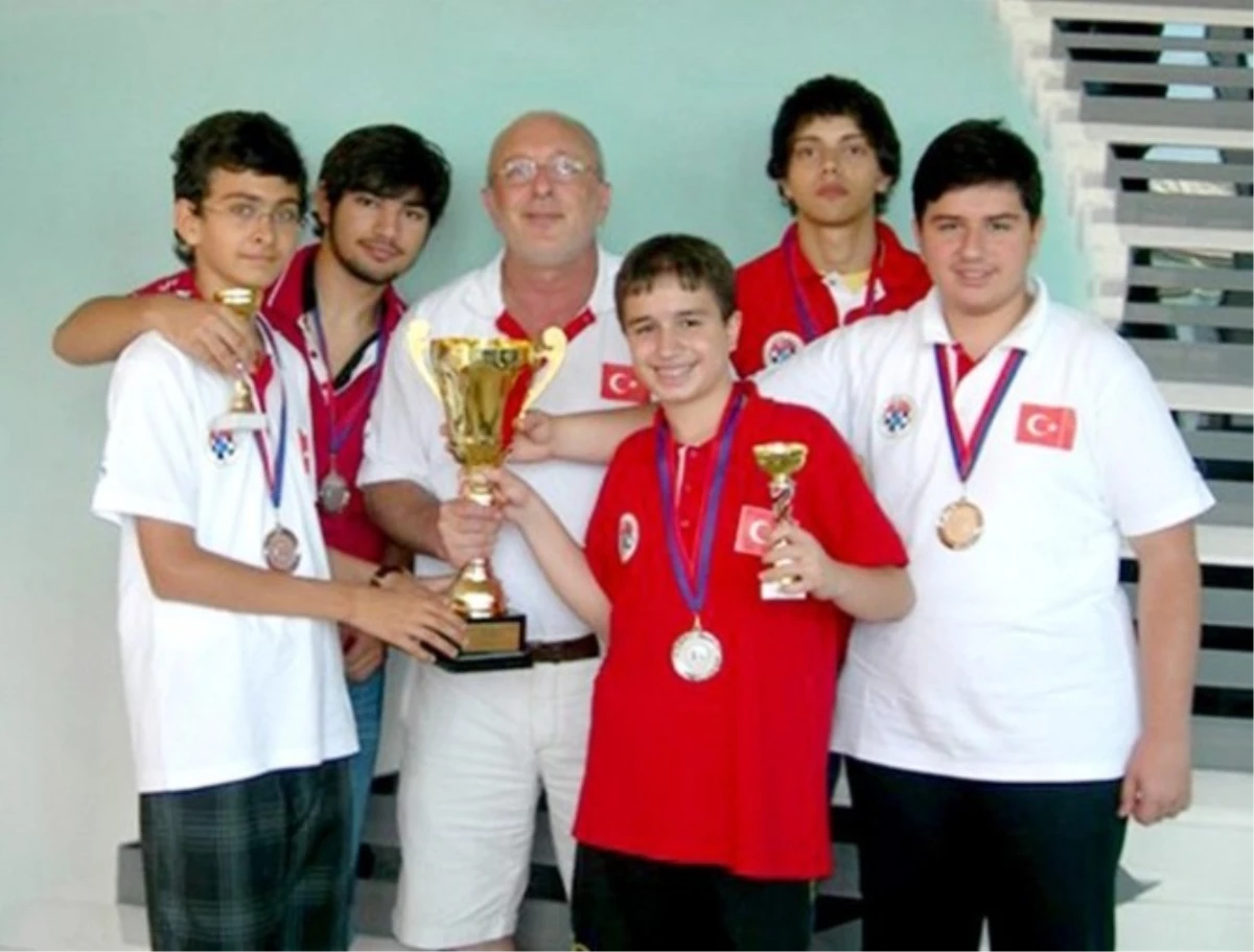 Genç Milli Satranç Takımı Avrupa Şampiyonu Oldu