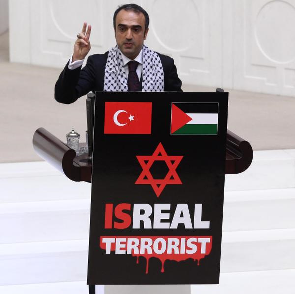 AK Partili Vekil, TBMM Kürsüsüne \'İsrail Terörist\' Afişi İle Çıktı