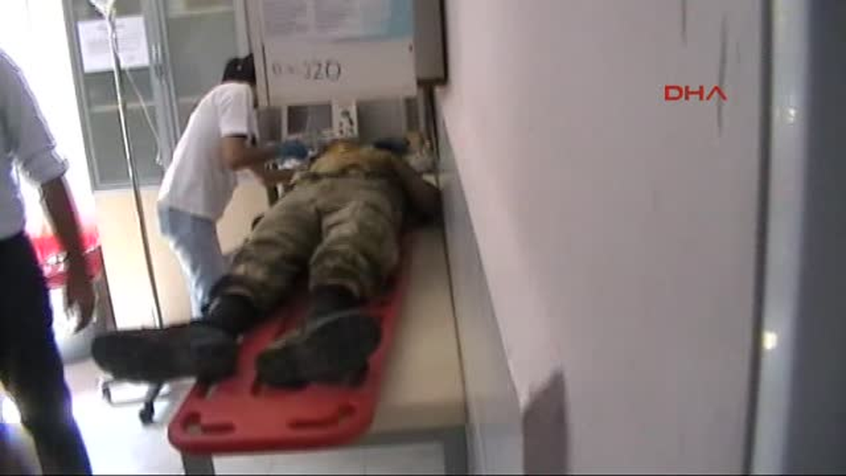 Hatay\'da Askeri Araç Uçuruma Yuvarlandı: 3 Yaralı