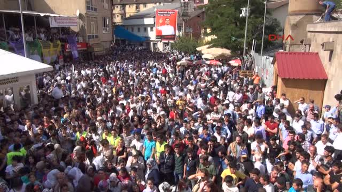 Hdp\'nın Cumhurbaşkanı Adayı Demirtaş Bitlis\'te