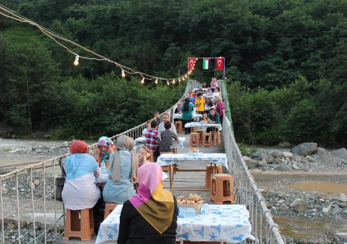 Hes Kurbanı Asma Köprüde Son İftar