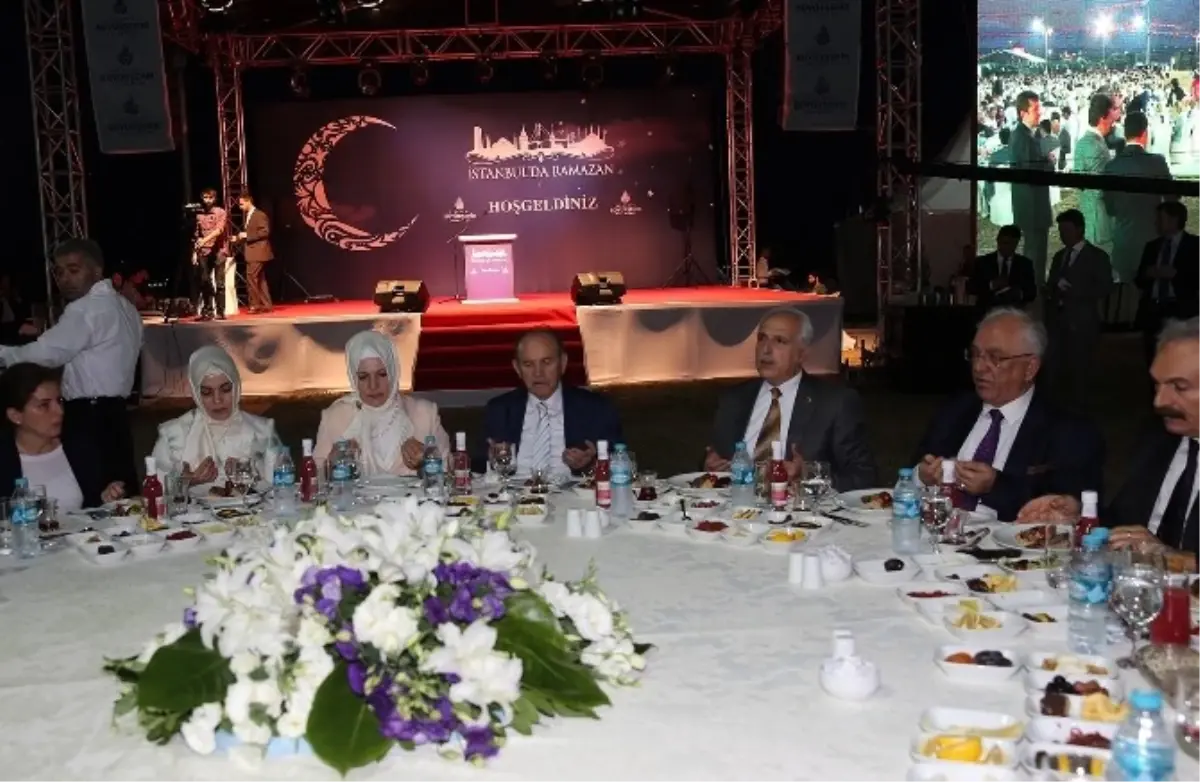 Kadir Topbaş: Gazze Saldırılarını Alkışlayanları Kınıyoruz