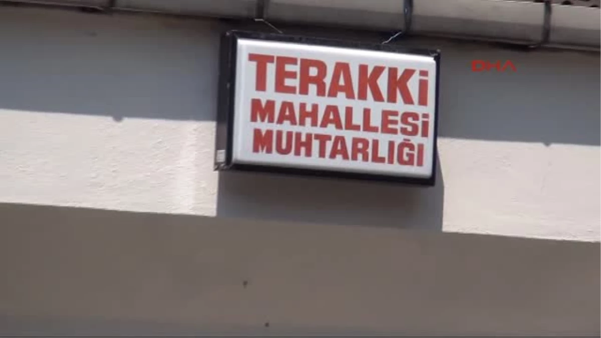 Kaçak Yaptığı Ek Muhtarlık Bürosunu Yıktı