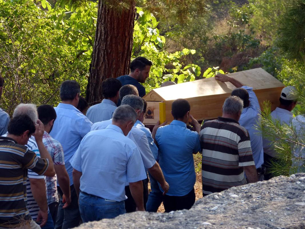 Kazara Yaralanarak Ölen 5 Yaşındaki Çocuk Toprağa Verildi