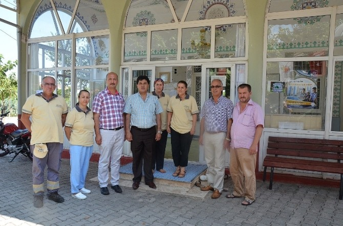 Kemer Belediyesi Camilerde Temizlik Yaptı