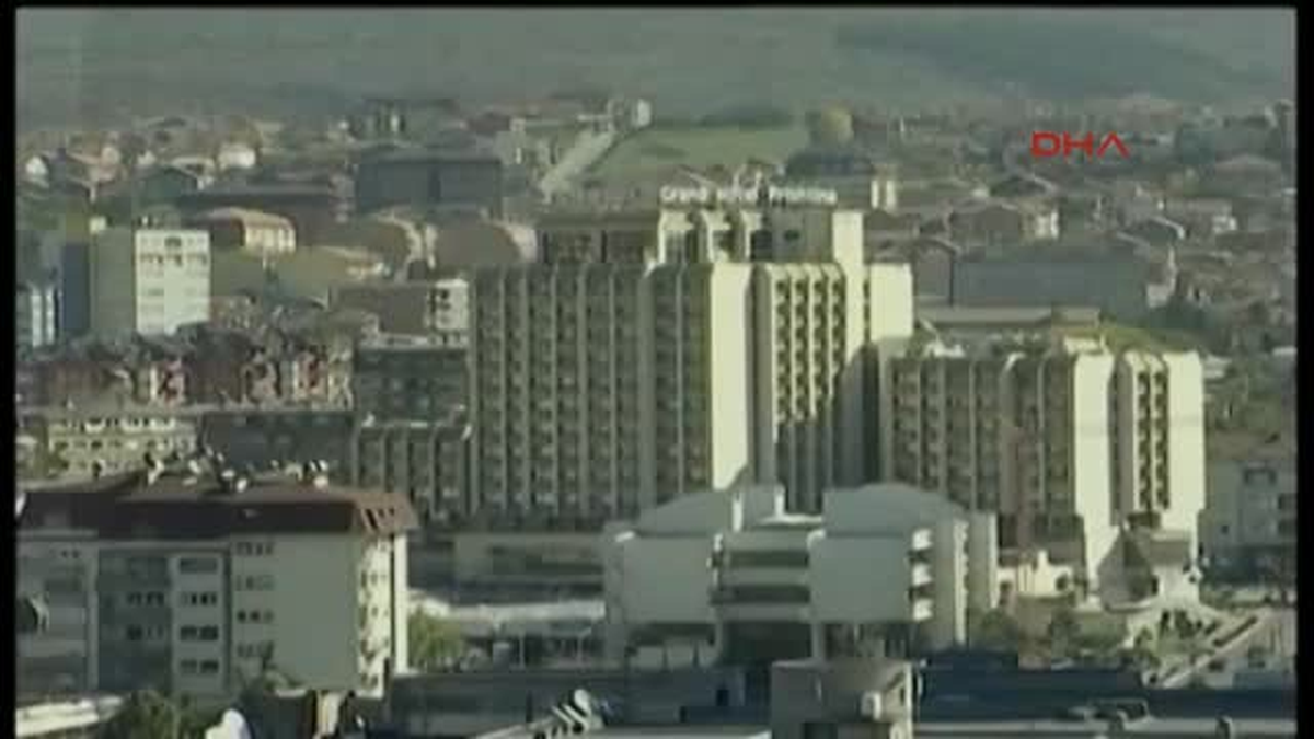 Kosova\'da Anayasa Mahkemesi\'nin Kararı Bekleniyor