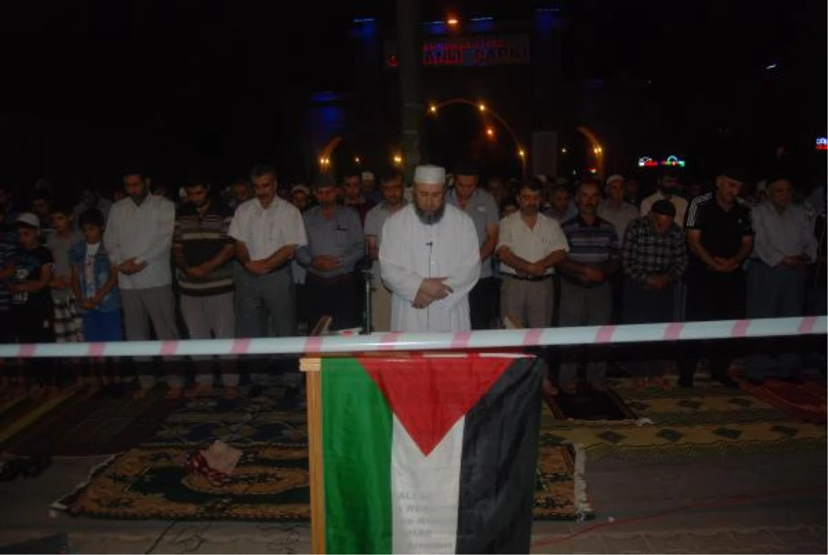 Nizip\'te \'Gazze\' İçin Dua