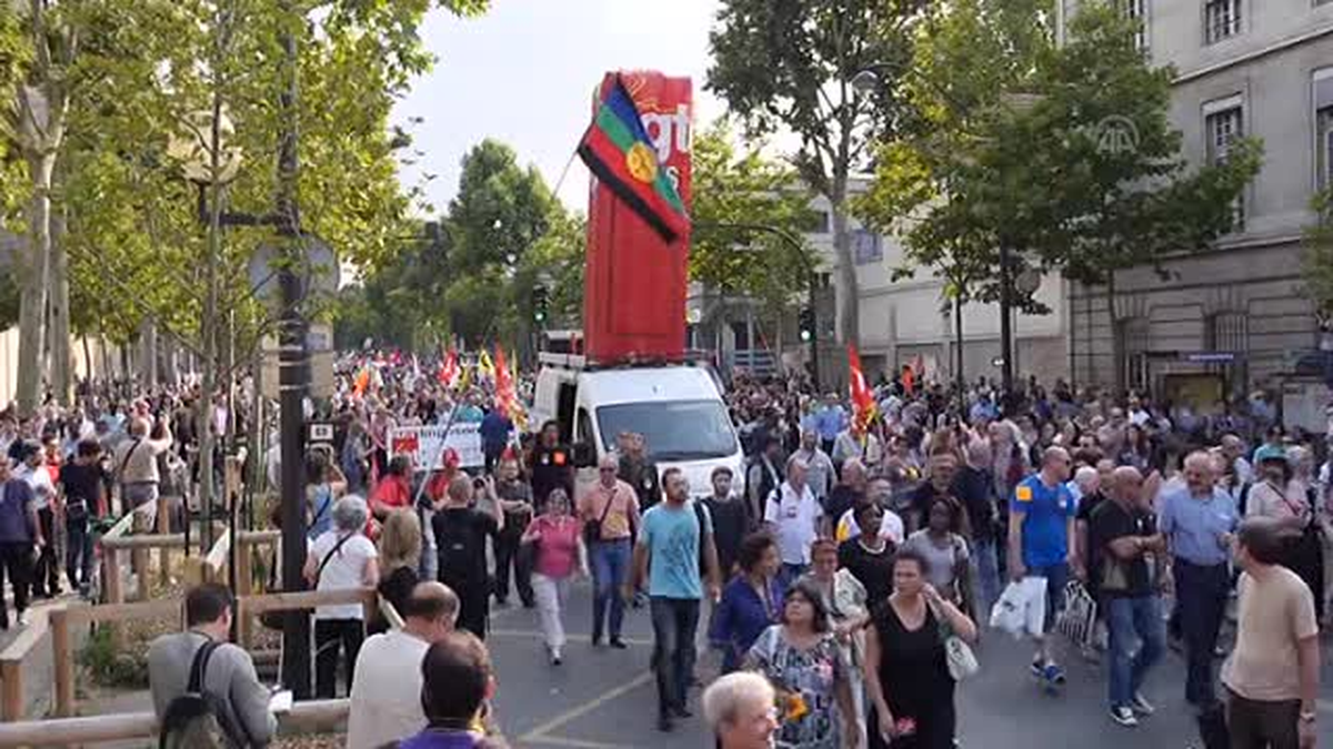 Paris\'te Filistin\'e destek yürüyüşü