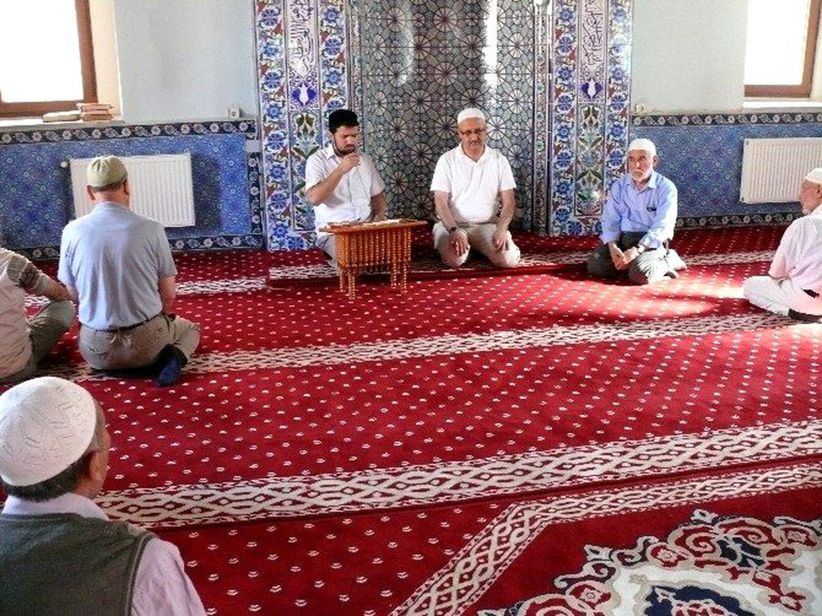 Şerif Paşa Camii\'nde Kadir Gecesi Öncesi Mevlit ve Kur\'an-I Kerim Okundu