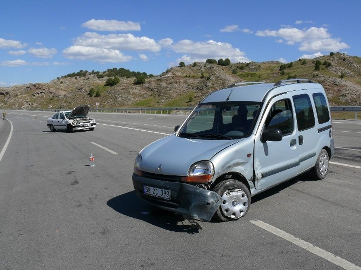 Sivas\'ta Trafik Kazası: 1 Yaralı
