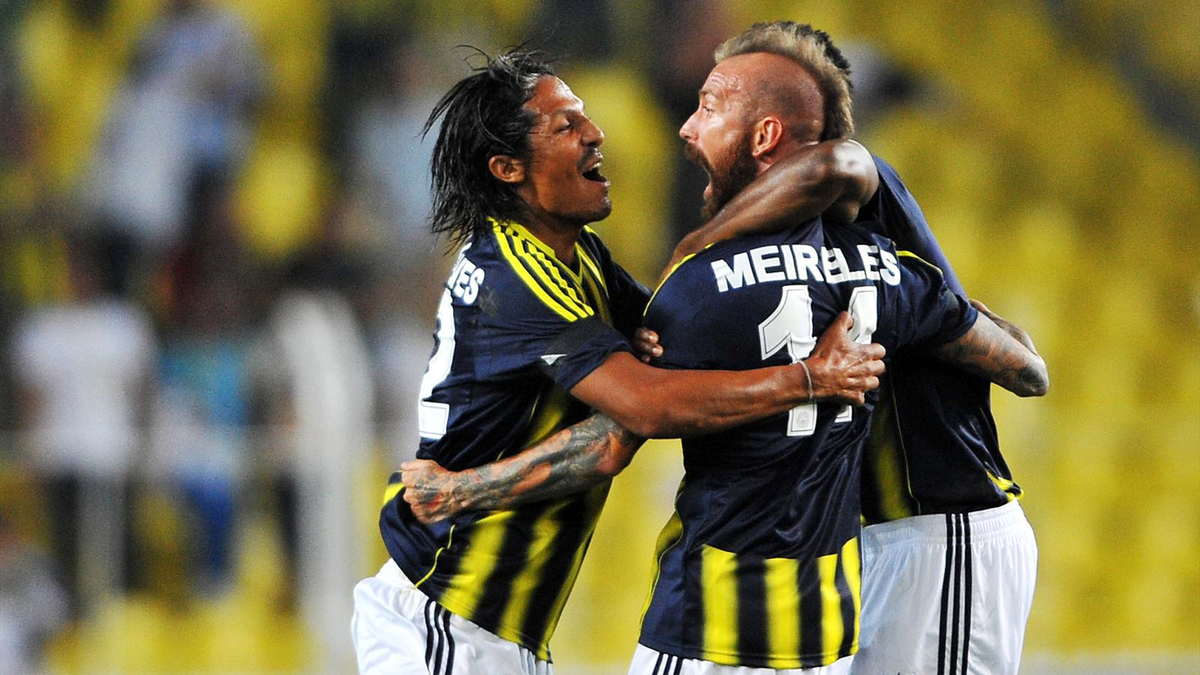 Zenit, Raul Meireles\'in Peşinde