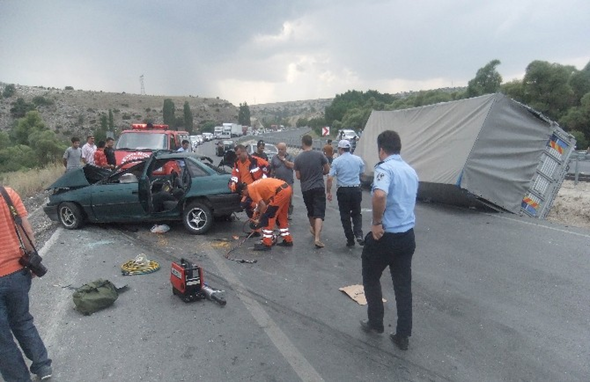 1 Yılda Bin 295 Trafik Kazası