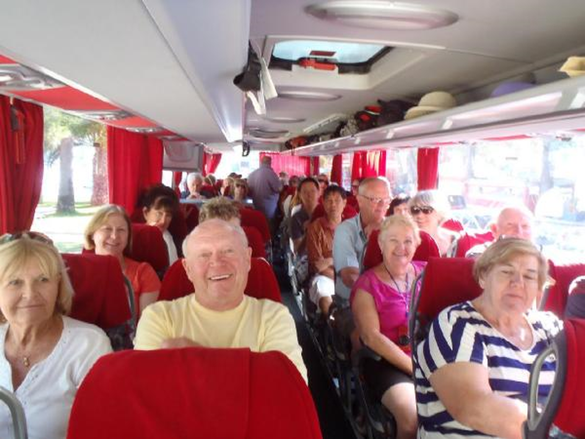 ABD\'li Pilot Ağabeyi İçin 46 Yıl Sonra Çelenk Bıraktı