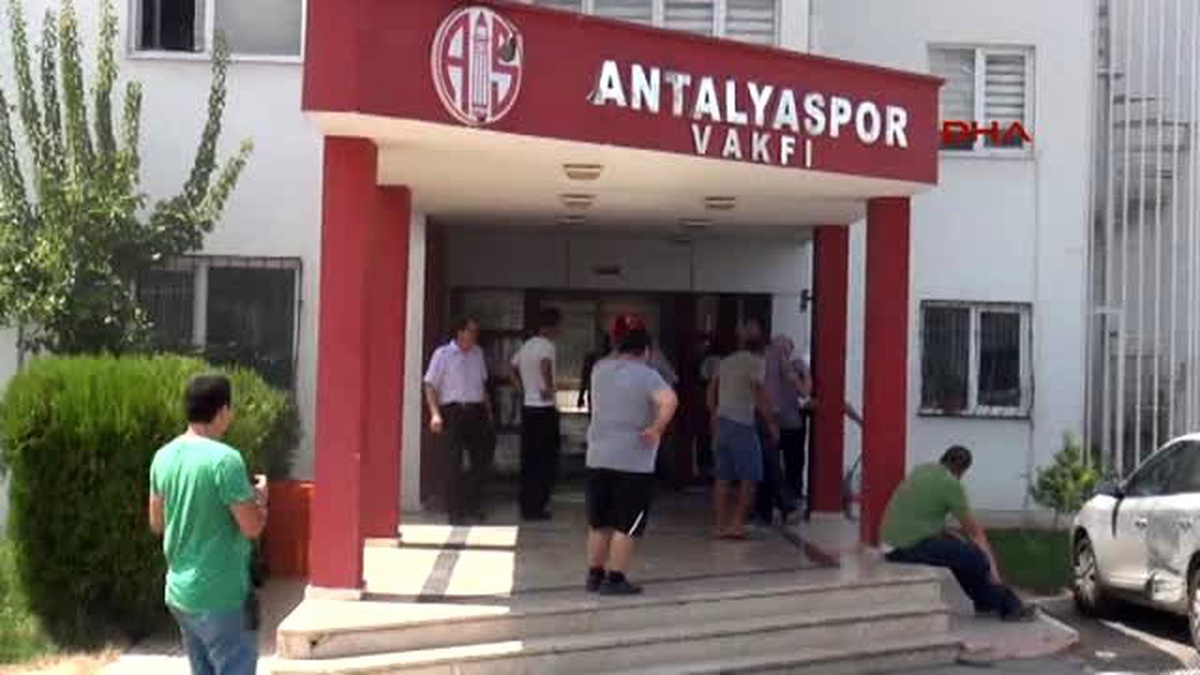 Antalyaspor Tesisleri\'nde Yangın Paniği