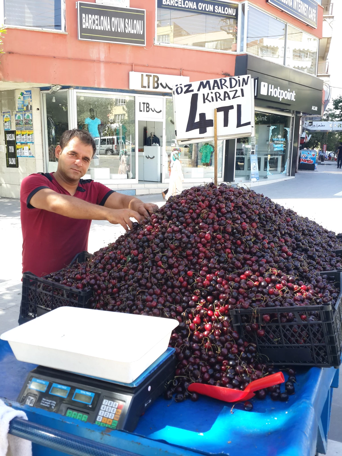 Babasının İşini Devraldı