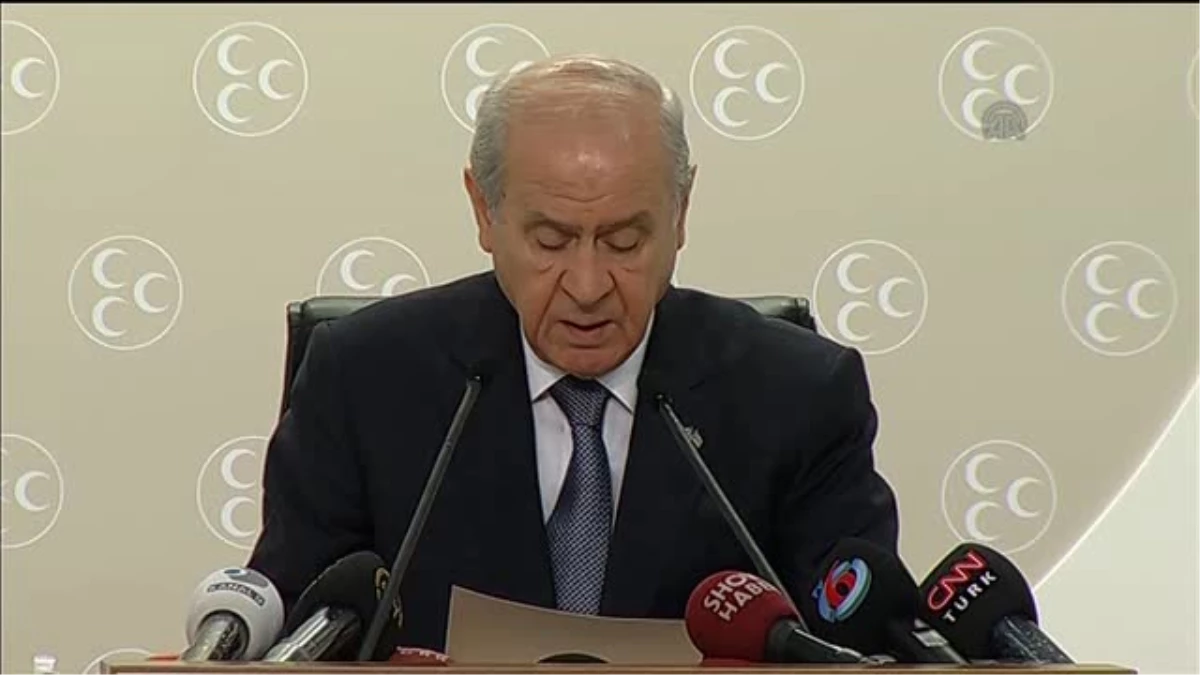 Bahçeli: \'\'Türk polisi de AKP komplosuna feda edilmiştir\'\' -