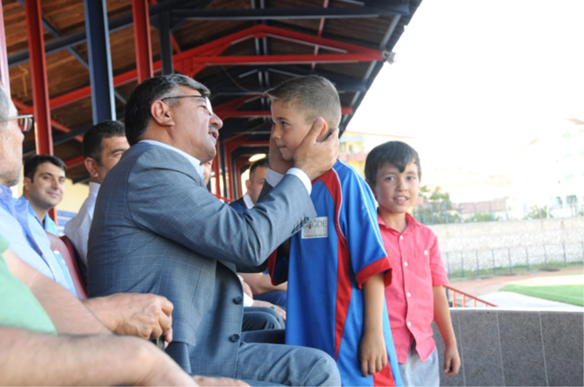 Belediye Başkanı Akdoğan Niğde Belediye Spor Antrenmanında