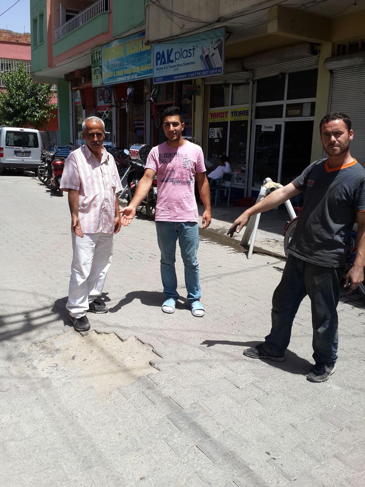 Çukurlu Yollar Toprakla Kapatıldı