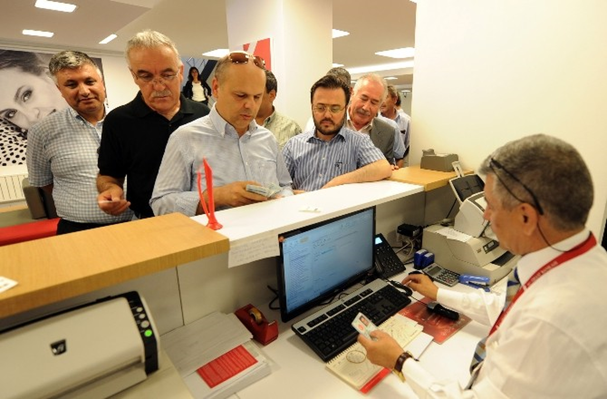 Cumhurbaşkanı Adayı Erdoğan\'a Toplu Bağış
