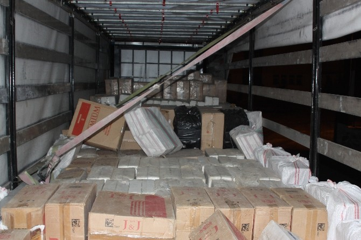 Erzurum\'da 268 Bin Paket Kaçak Sigara Ele Geçirildi