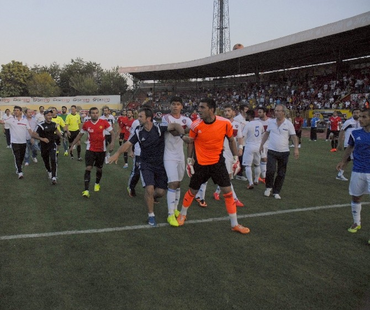 Eskişehirsor-Karabükspor Hazırlık Maçında Gerginlik