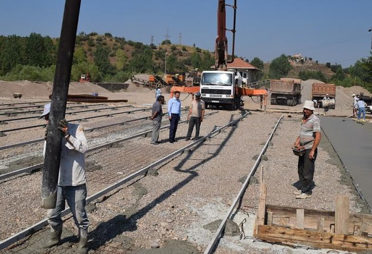 Evi Yanan Aileye Yardım Eli