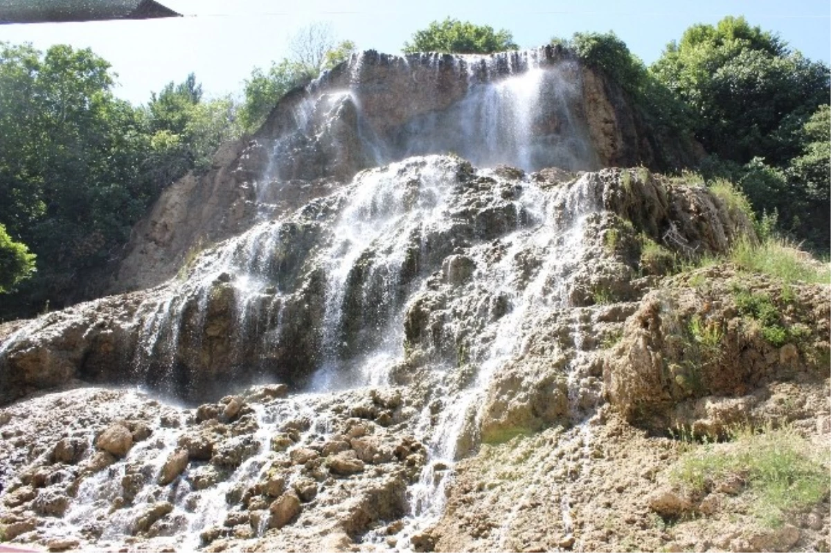 Güney Şelalesi Yeniden Eski Yerinde