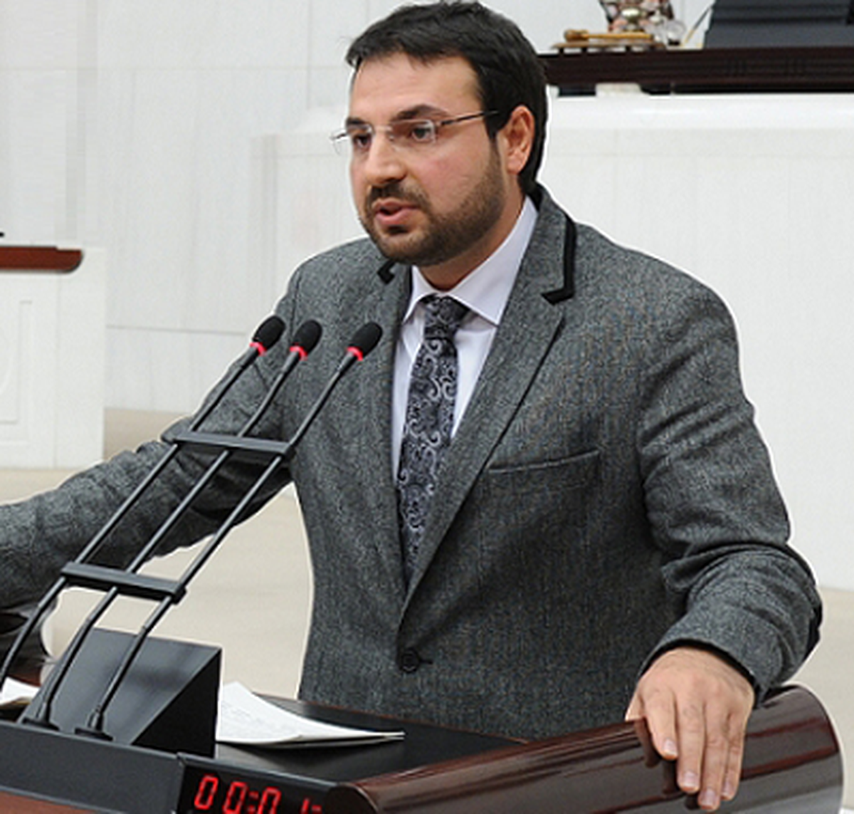 AK Parti\'li Hamzaoğulları: İsrail\'in Saldırıları Kabul Edilemez