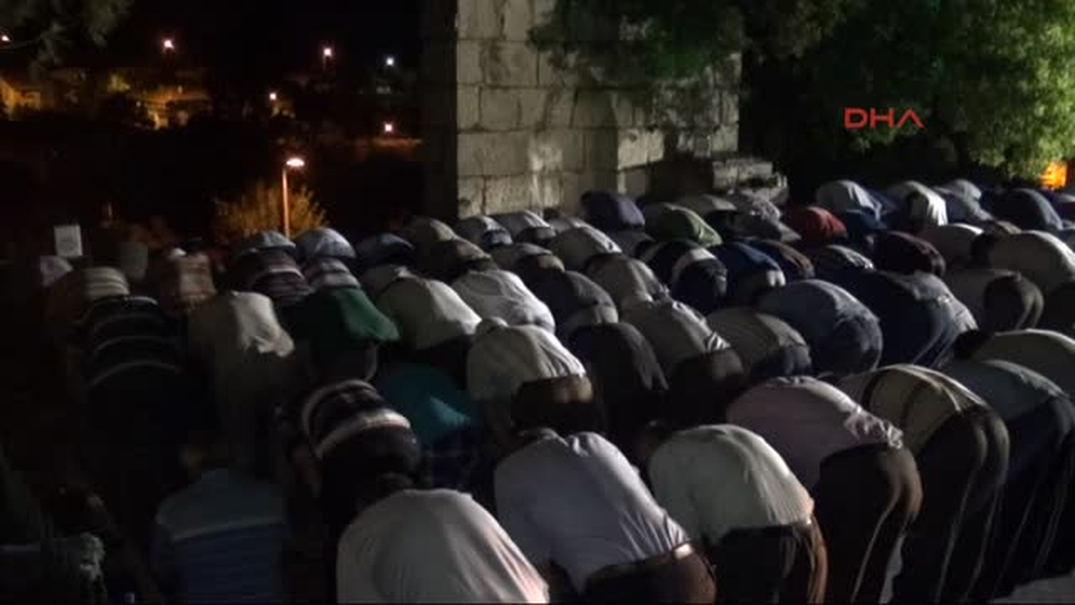 Safranbolu\'da Sakal-ı Şerif\'i Görmek İçin Sıraya Girdiler