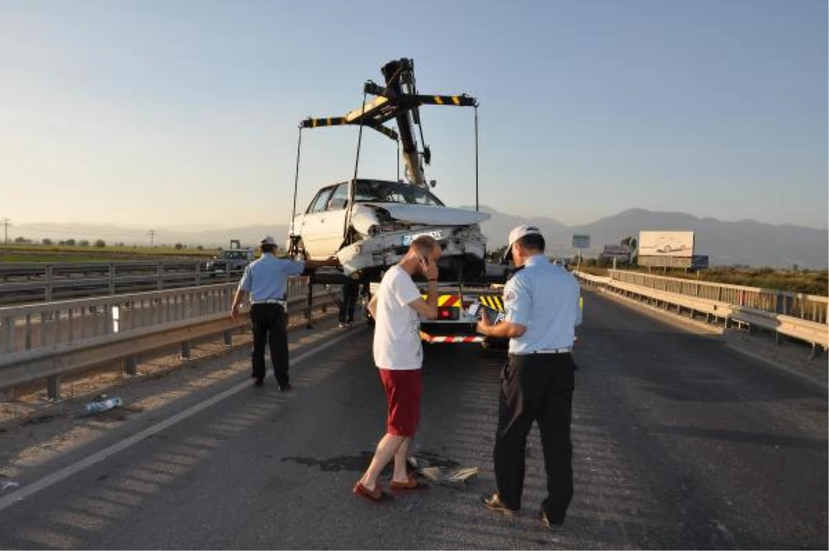 Aydın Çine\'de İşçileri Taşıyan Otomobil Kaza Yaptı: 5 Yaralı