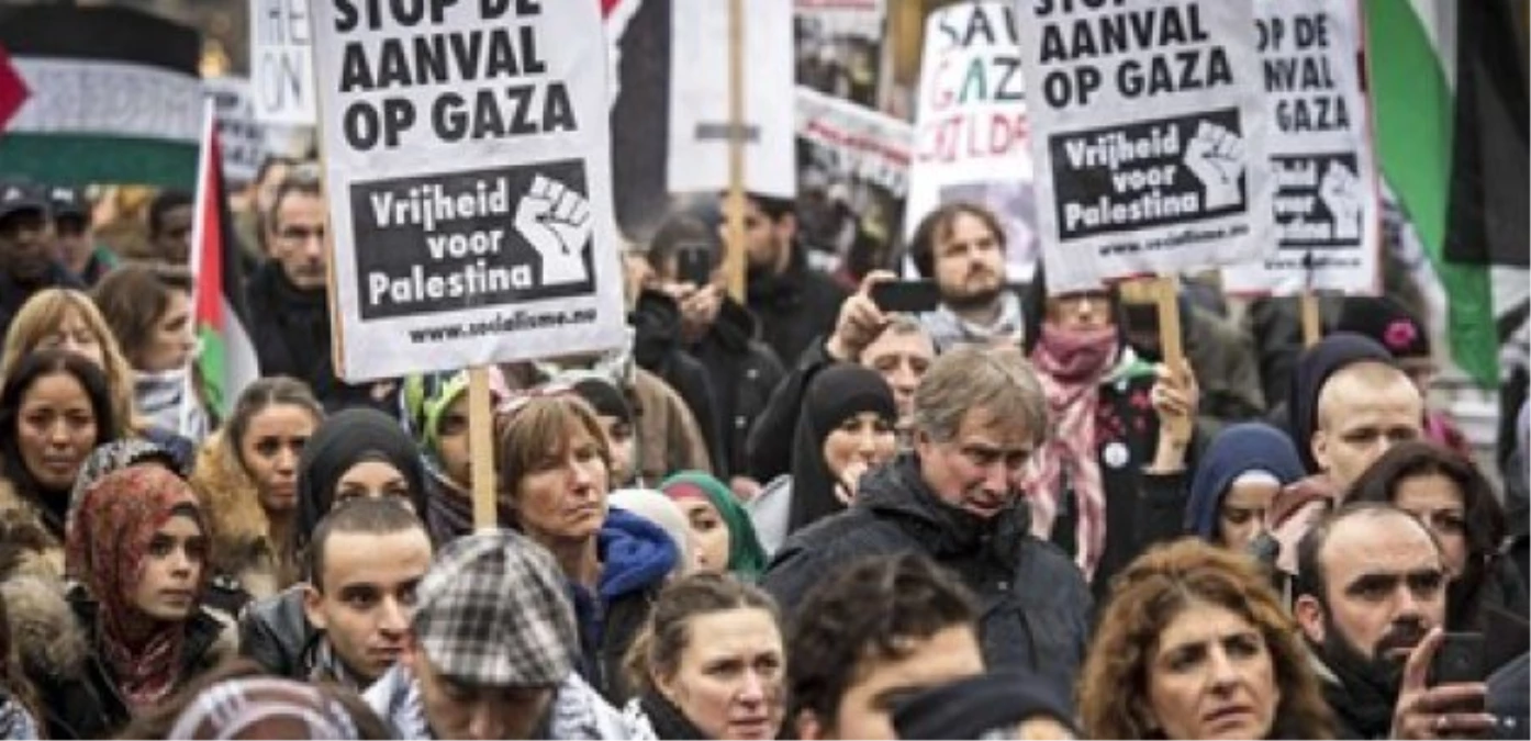İsrail\'in Gazze Saldırılarının Protesto Edilmesi