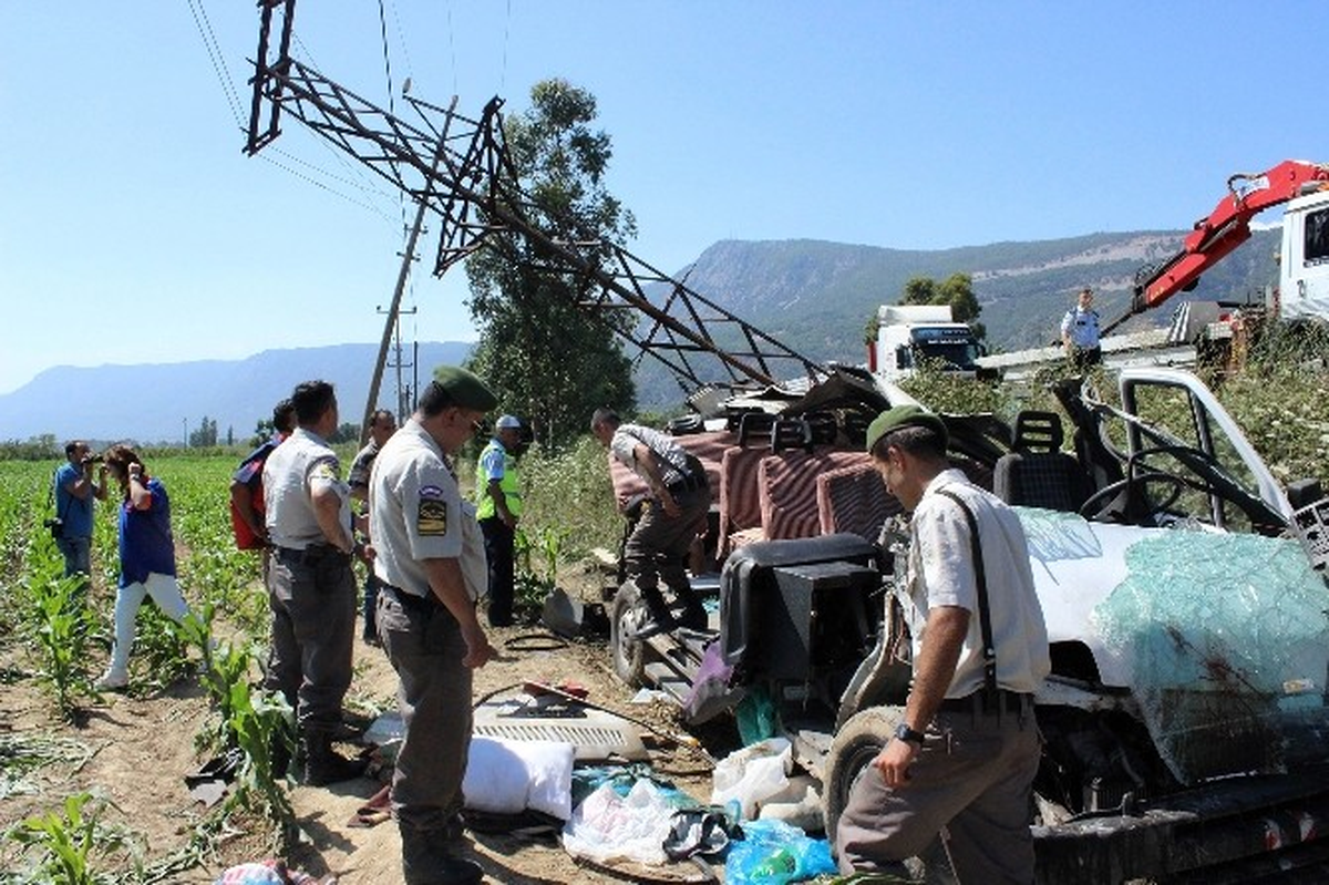 İzci Çocukları Taşıyan Araç Kaza Yaptı: 12 Yaralı