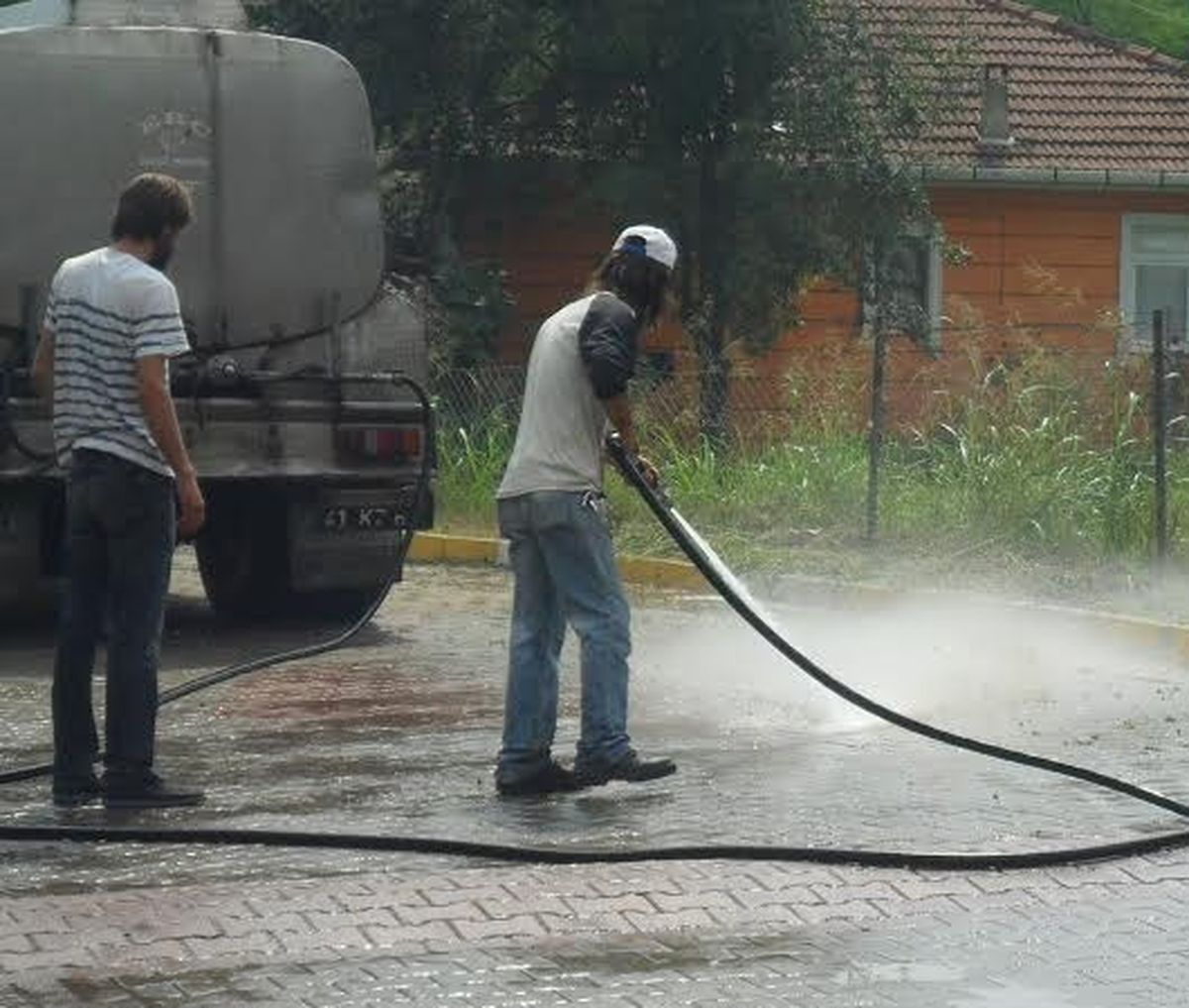 Kartepe\'nin Yeşilliklerine Bayram Bakımı