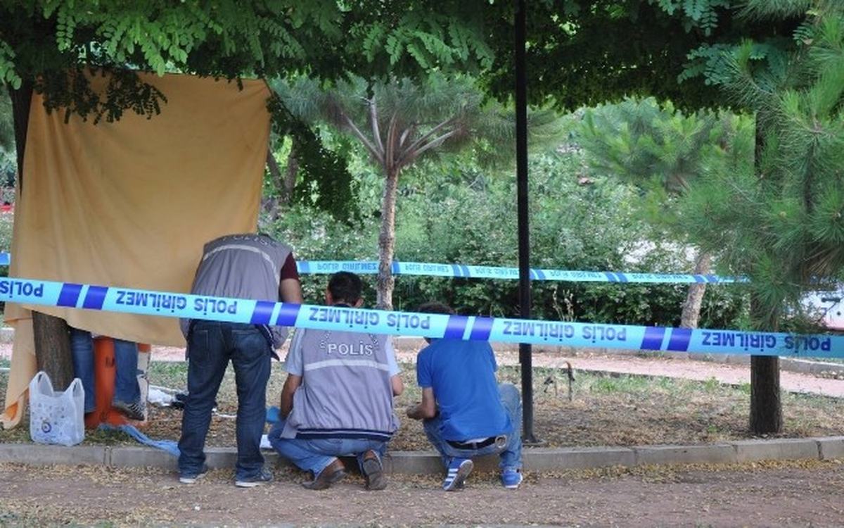 Kız Arkadaşına Verdiği Parayı Alamayınca Kendini Astı
