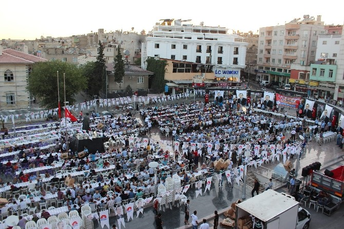 Maliye Bakanı Şimşek Kilis\'te İftara Katıldı