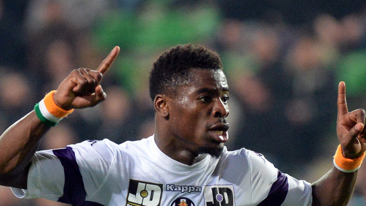 Paris Saint-Germain, Aurier ile Anlaştı